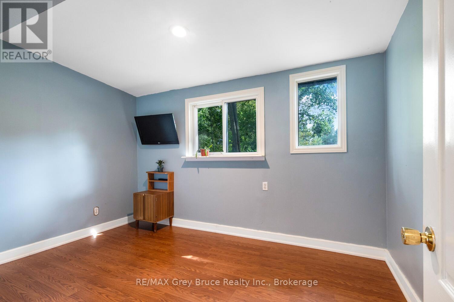 243 Queen Street W, South Bruce Peninsula, Ontario  N0H 1P0 - Photo 29 - X12375421