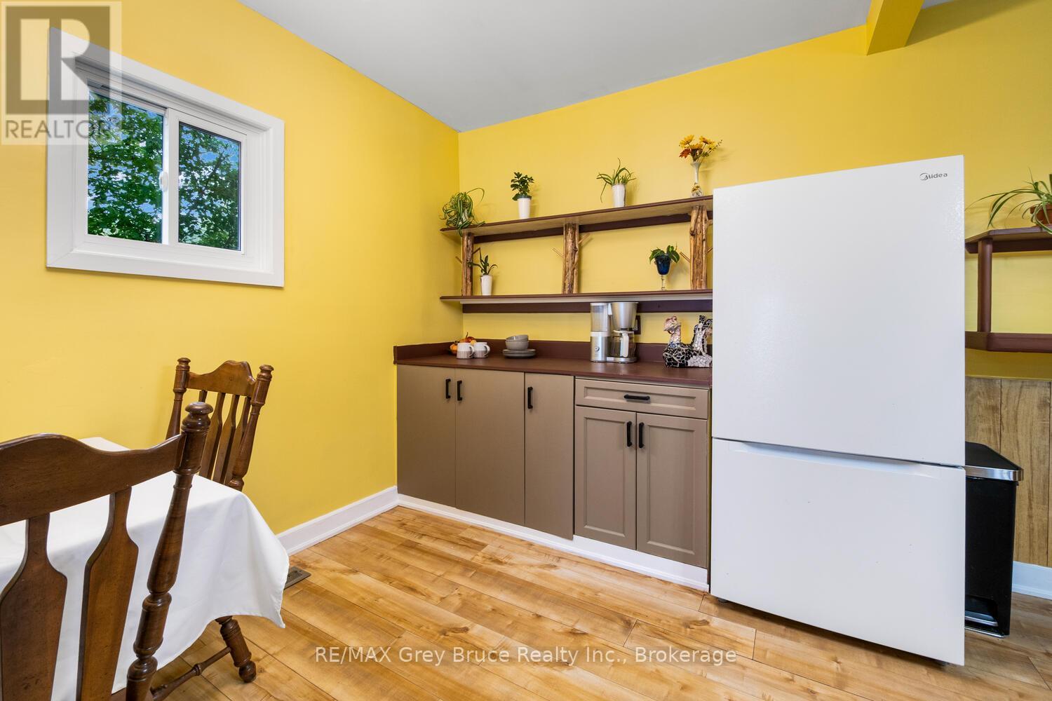 243 Queen Street W, South Bruce Peninsula, Ontario  N0H 1P0 - Photo 6 - X12375421