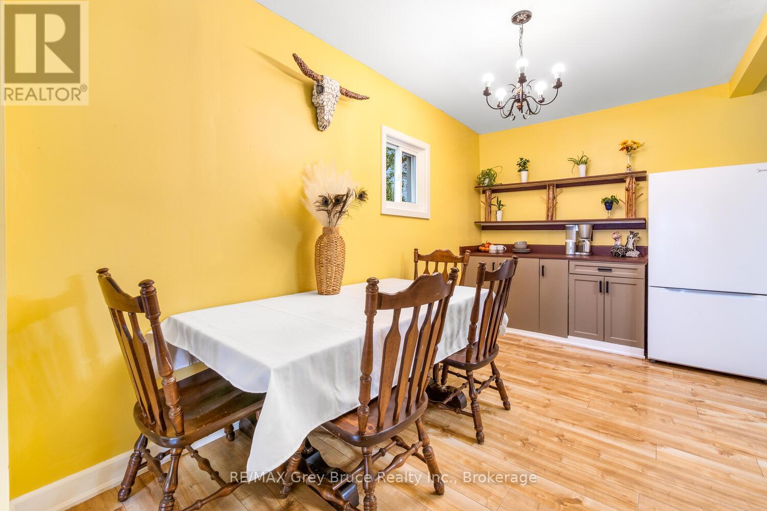 243 Queen Street W, South Bruce Peninsula, Ontario  N0H 1P0 - Photo 7 - X12375421