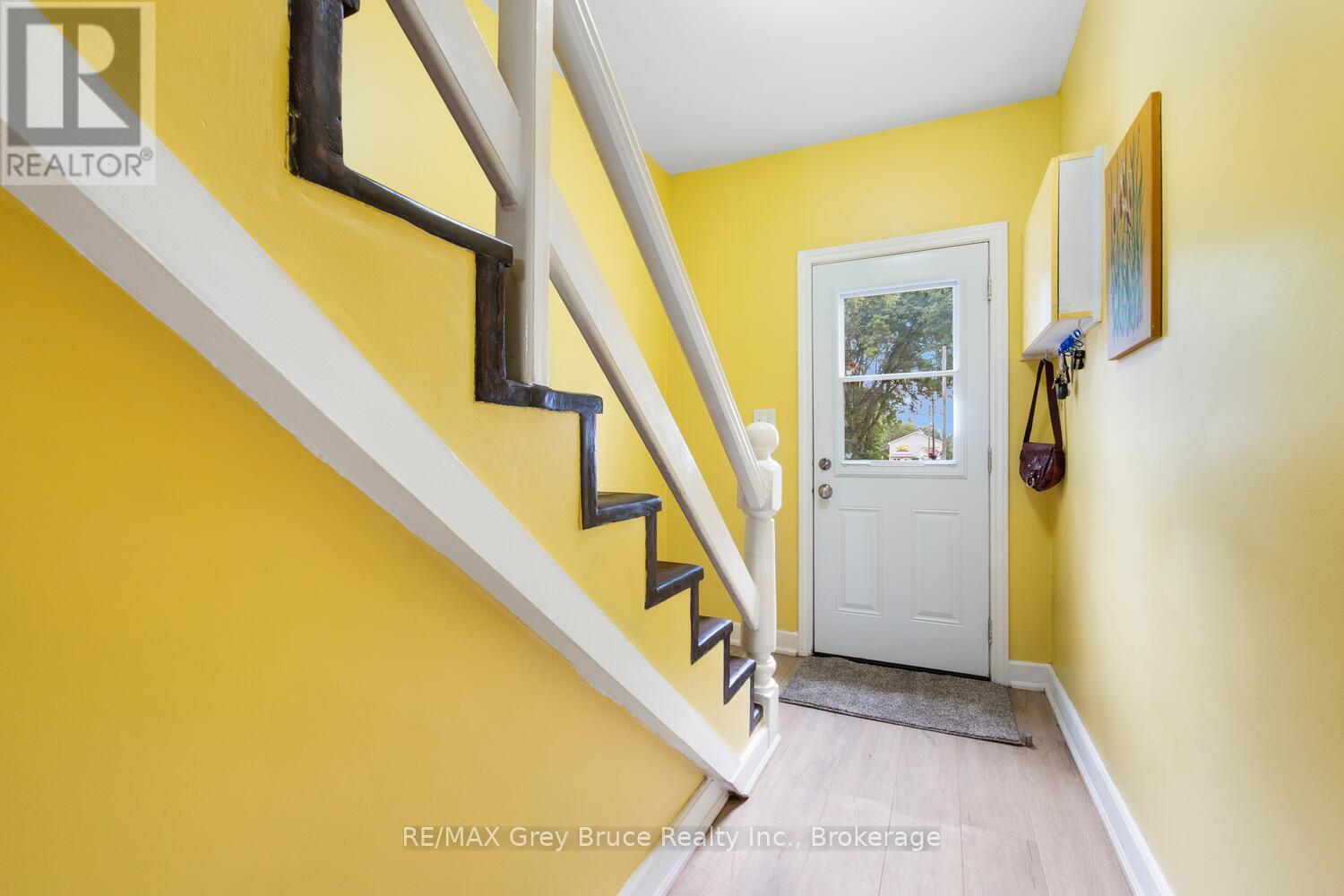 243 Queen Street W, South Bruce Peninsula, Ontario  N0H 1P0 - Photo 8 - X12375421