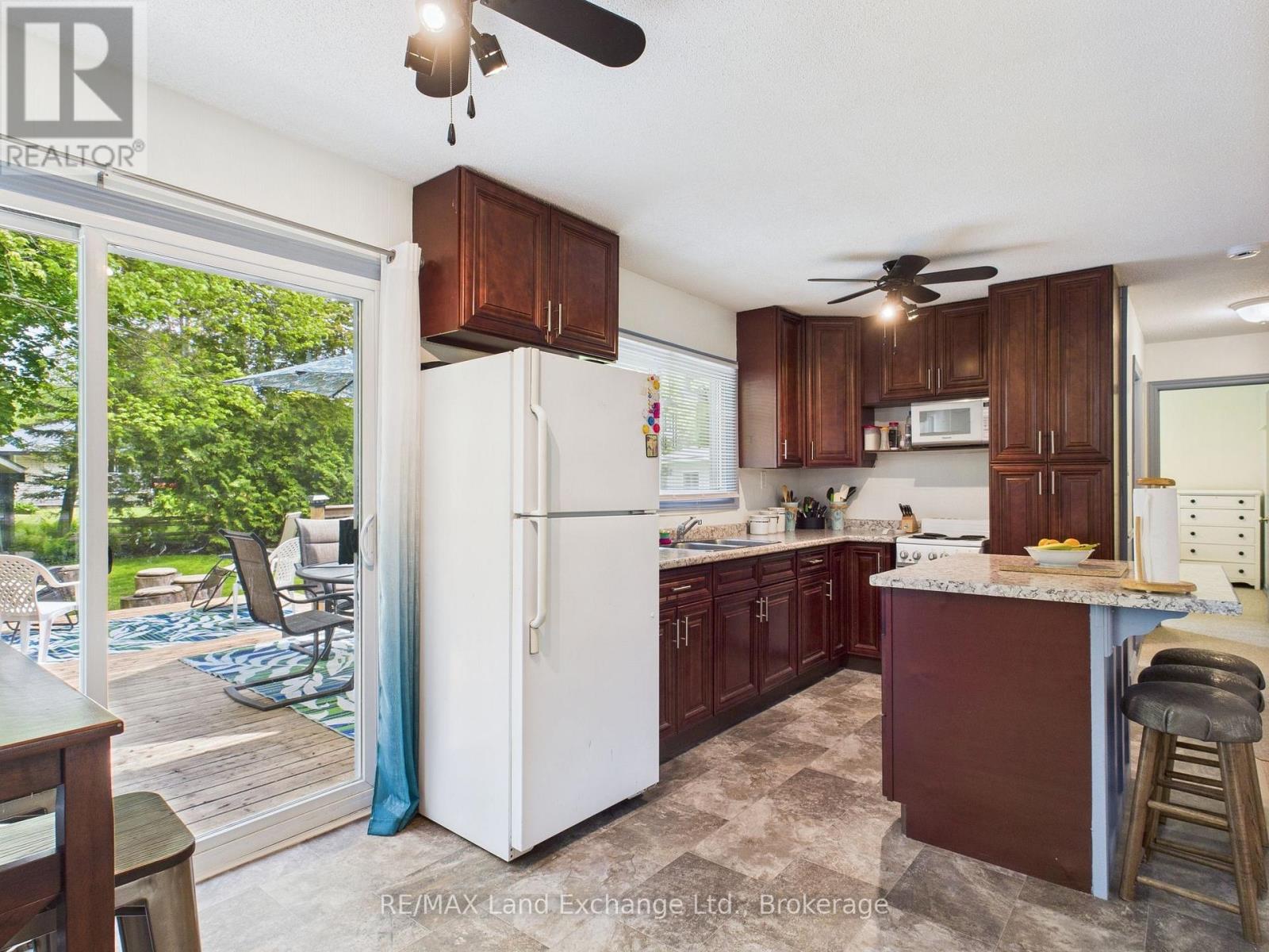 702 Yosacha Place, Huron-Kinloss, Ontario  N2Z 2X3 - Photo 18 - X12375426