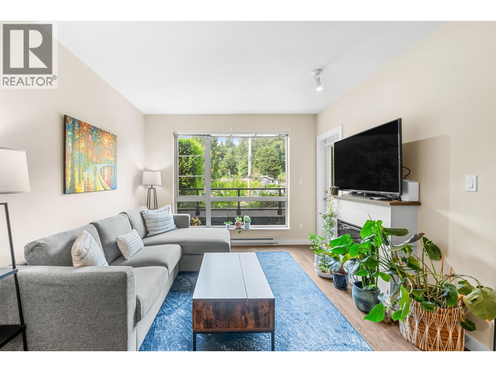 215 1330 MARINE DRIVE, North Vancouver, British Columbia
