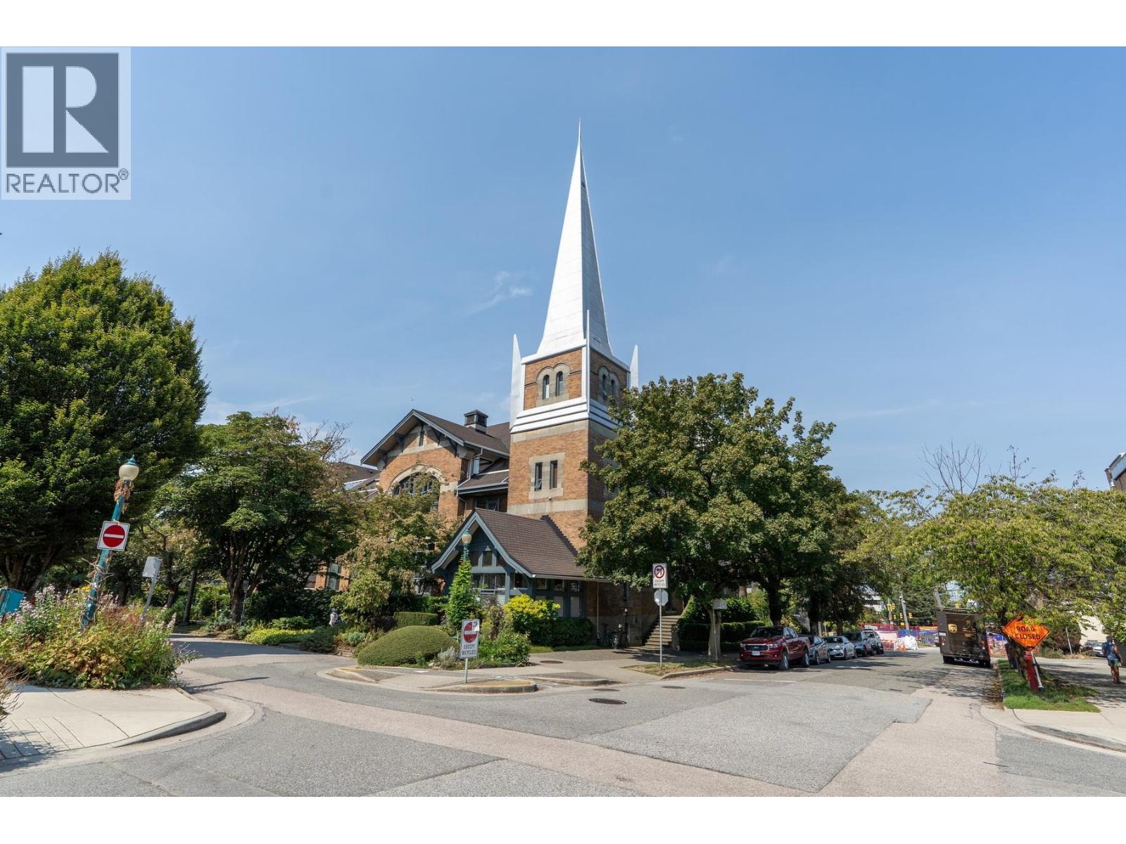 204 2525 QUEBEC STREET, Vancouver, British Columbia