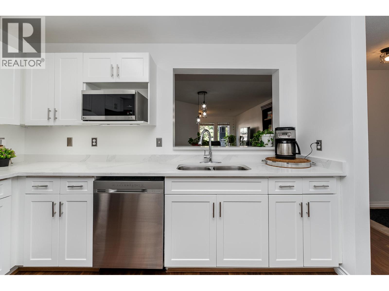 214 3075 Primrose Lane, Coquitlam, British Columbia  V3B 7S2 - Photo 4 - R3042249