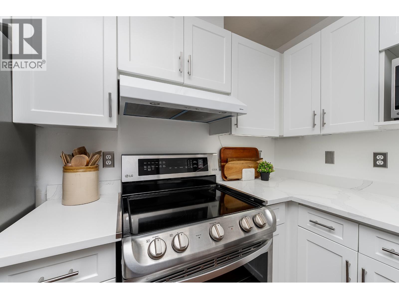 214 3075 Primrose Lane, Coquitlam, British Columbia  V3B 7S2 - Photo 5 - R3042249