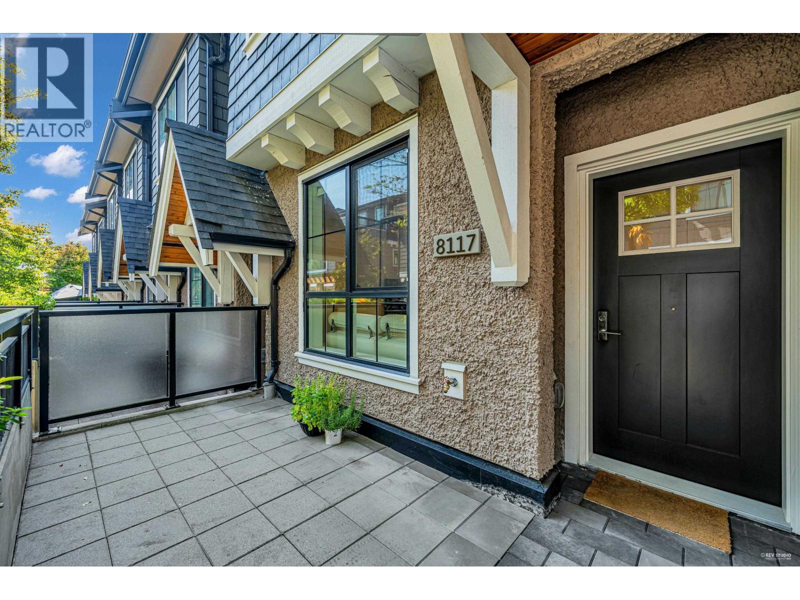 8117 Shaughnessy Street, Vancouver, British Columbia  V6P 3X9 - Photo 2 - R3042264