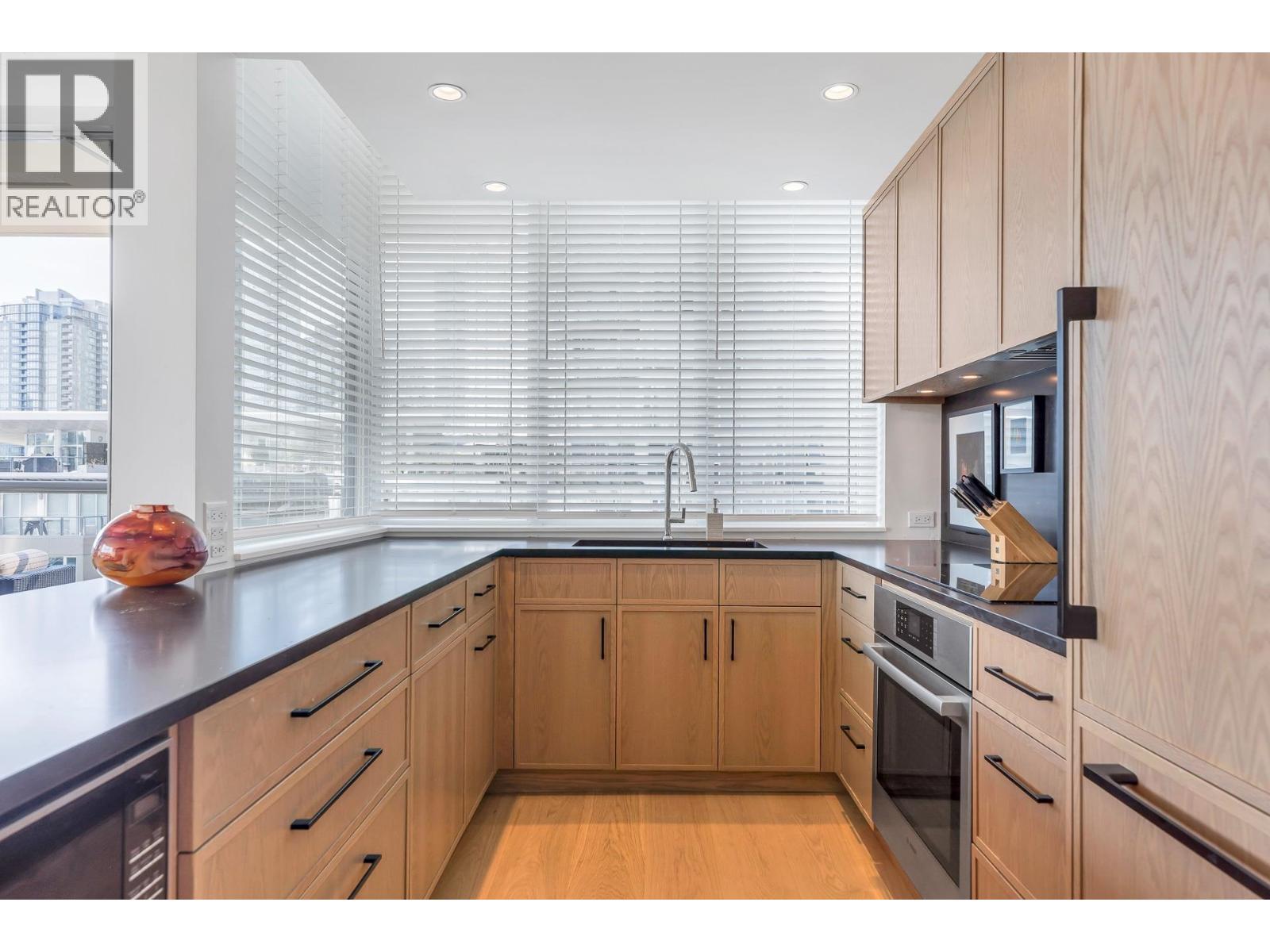 801 1328 Marinaside Crescent, Vancouver, British Columbia V6Z 3B3 - Photo 12 - R3042284