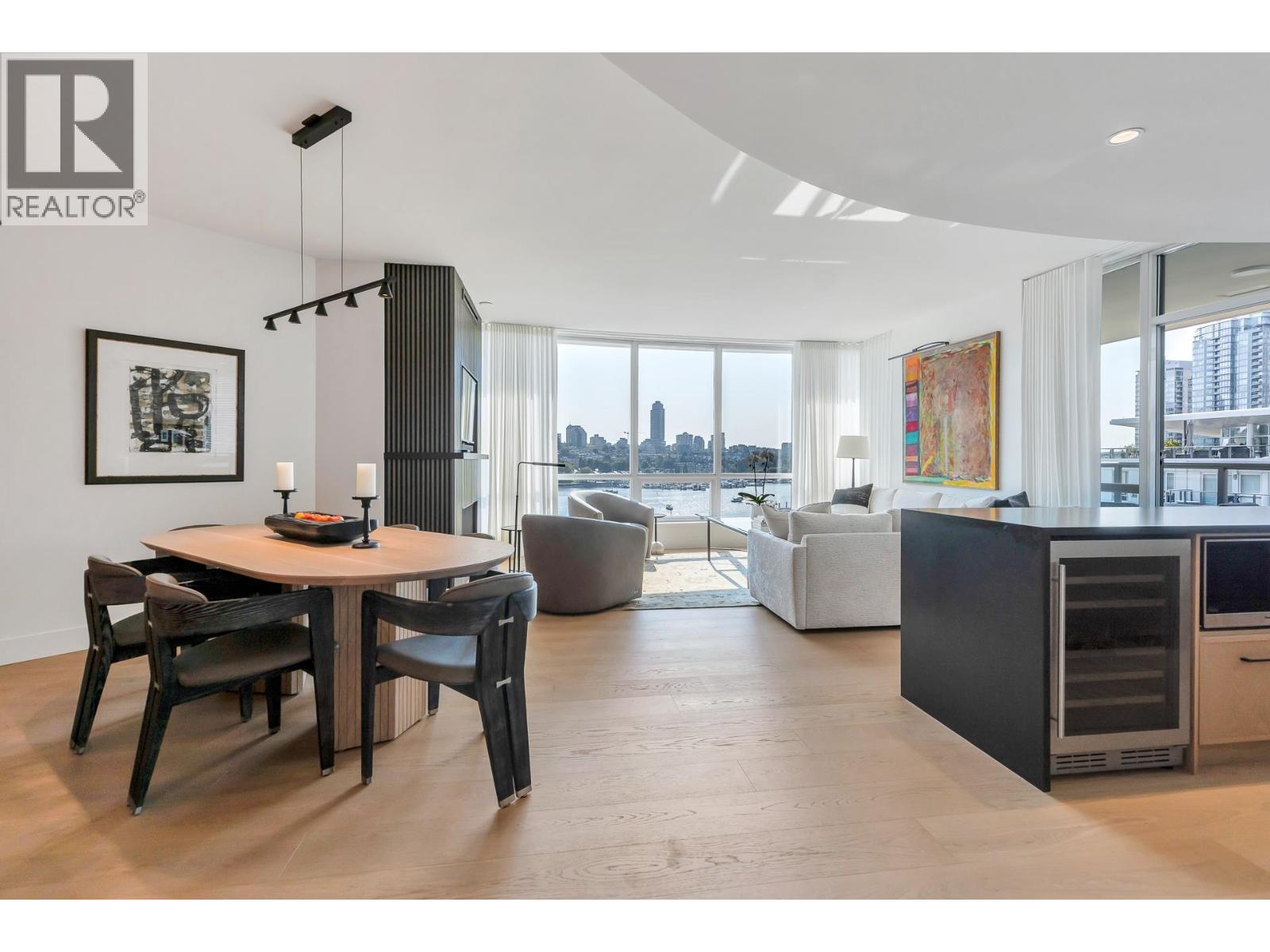 801 1328 Marinaside Crescent, Vancouver, British Columbia V6Z 3B3 - Photo 3 - R3042284