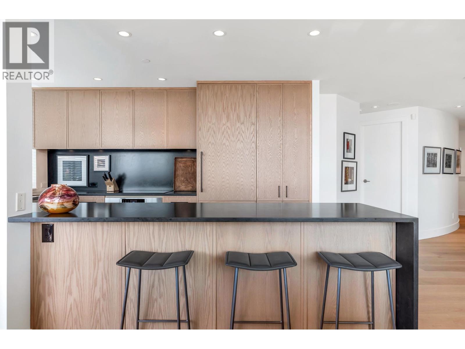 801 1328 Marinaside Crescent, Vancouver, British Columbia V6Z 3B3 - Photo 9 - R3042284