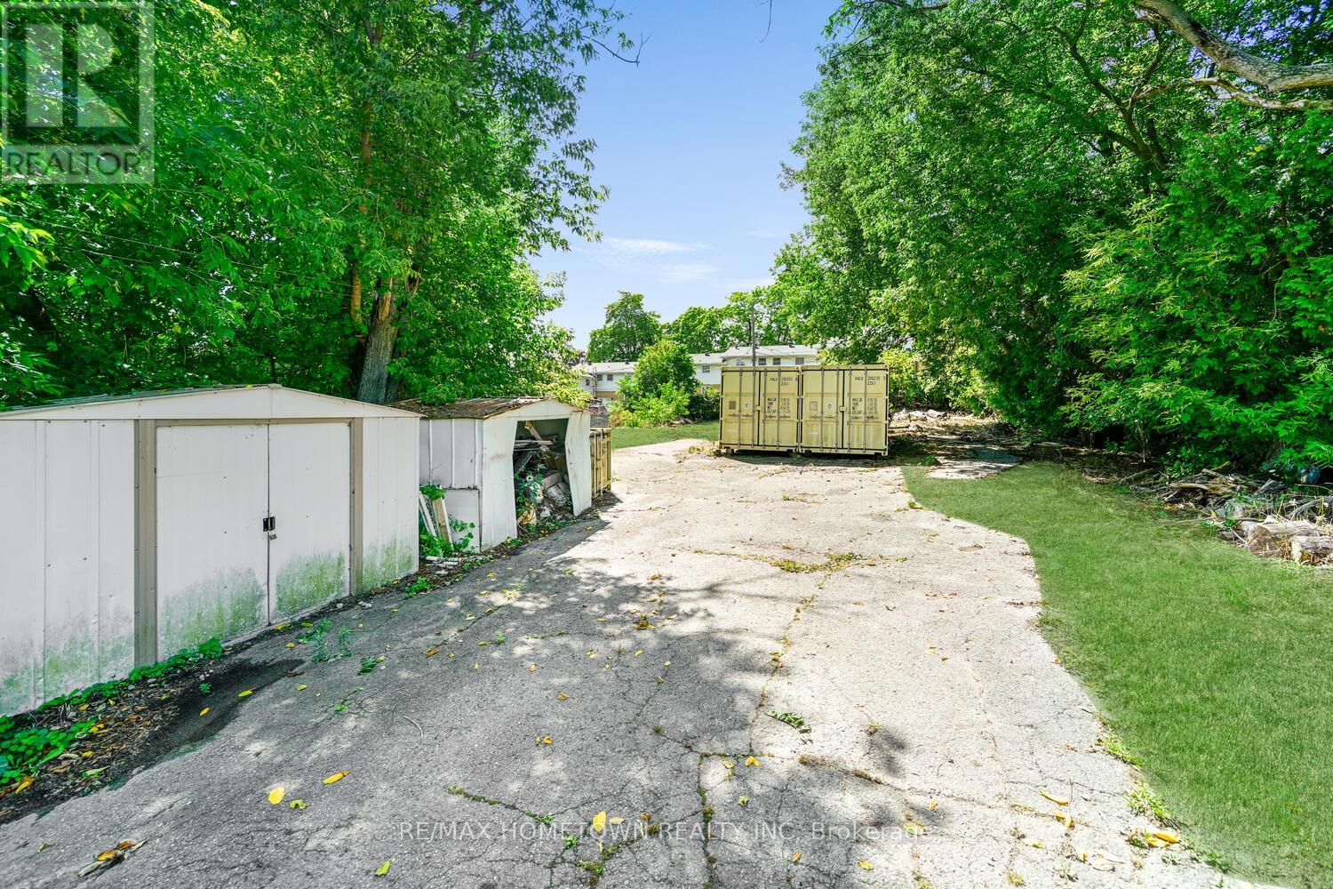 44 Stewart Boulevard, Brockville, Ontario  K6V 4W1 - Photo 6 - X12375398