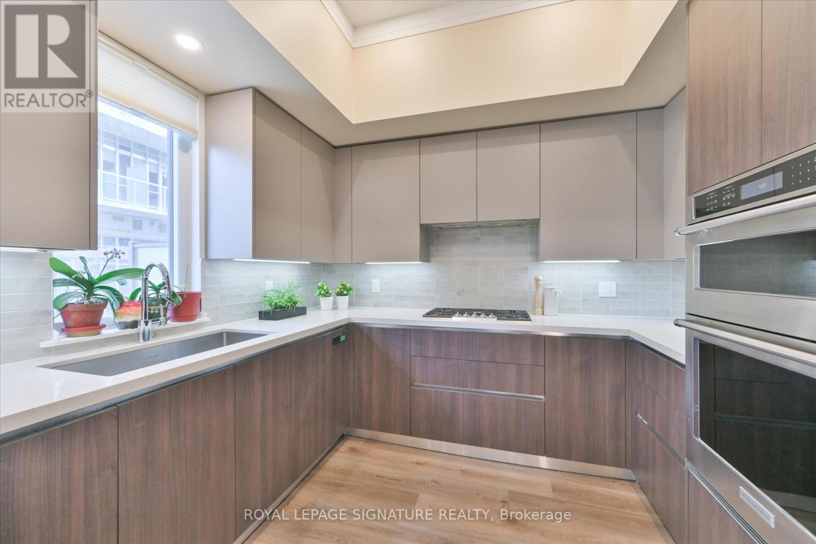 115 High Street W, Mississauga, Ontario  L5H 1K4 - Photo 13 - W12311794