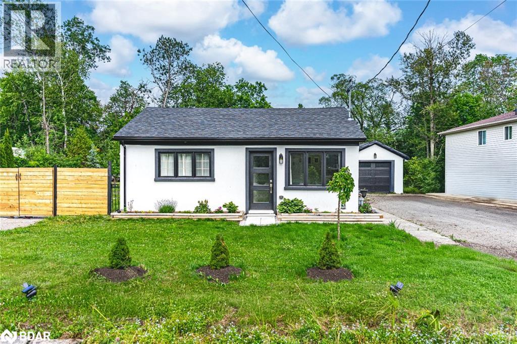 1011 Gilmore Avenue, Lefroy, Ontario  L0L 1W0 - Photo 1 - 40762547