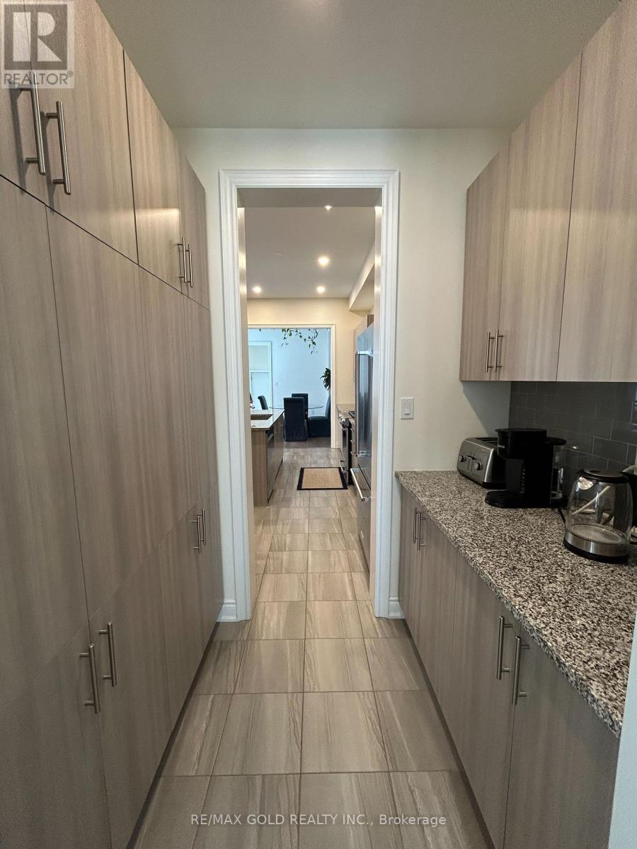 3318 Millicent Avenue, Oakville, Ontario  L6H 0Z8 - Photo 12 - W12365325