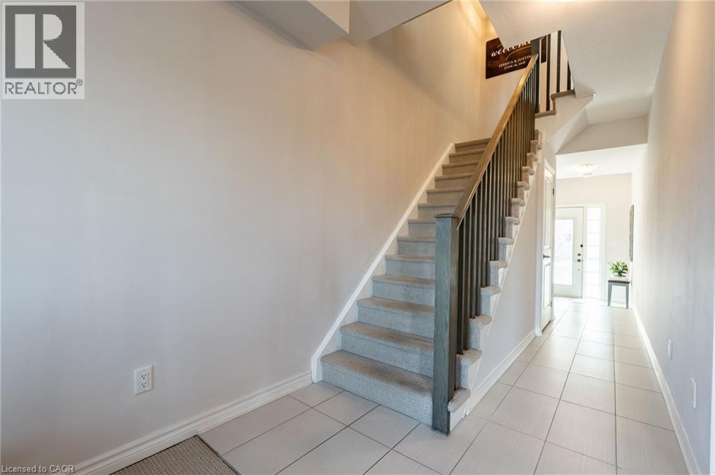 70 Borers Creek Circle, Hamilton, Ontario  L8B 1W3 - Photo 4 - 40756009