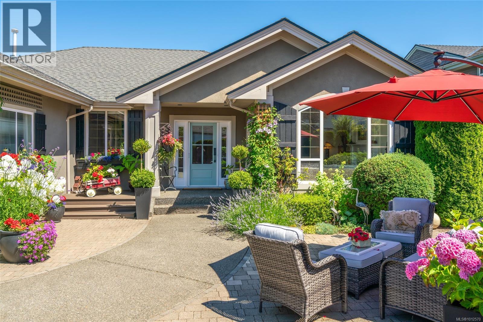 500 Muirfield Close, Qualicum Beach, British Columbia