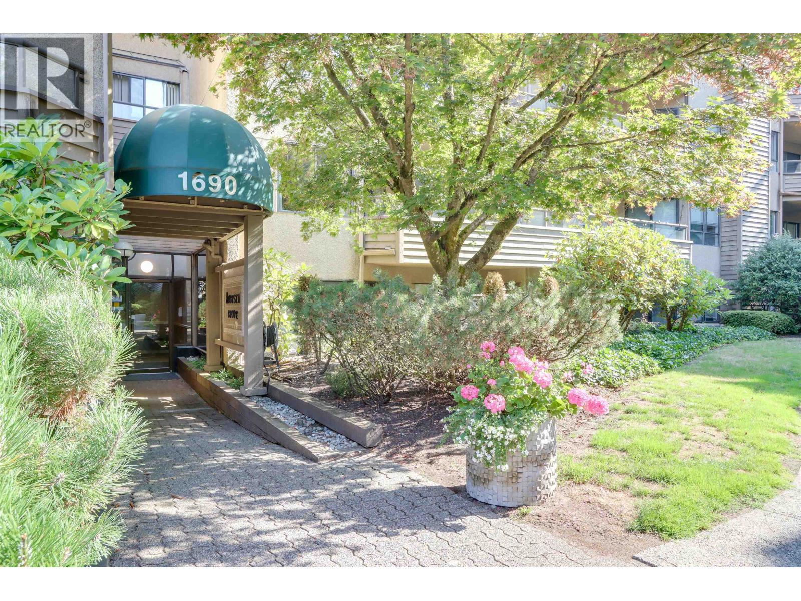 G04 1690 Augusta Avenue, Burnaby, British Columbia  V5A 2V6 - Photo 1 - R3042244