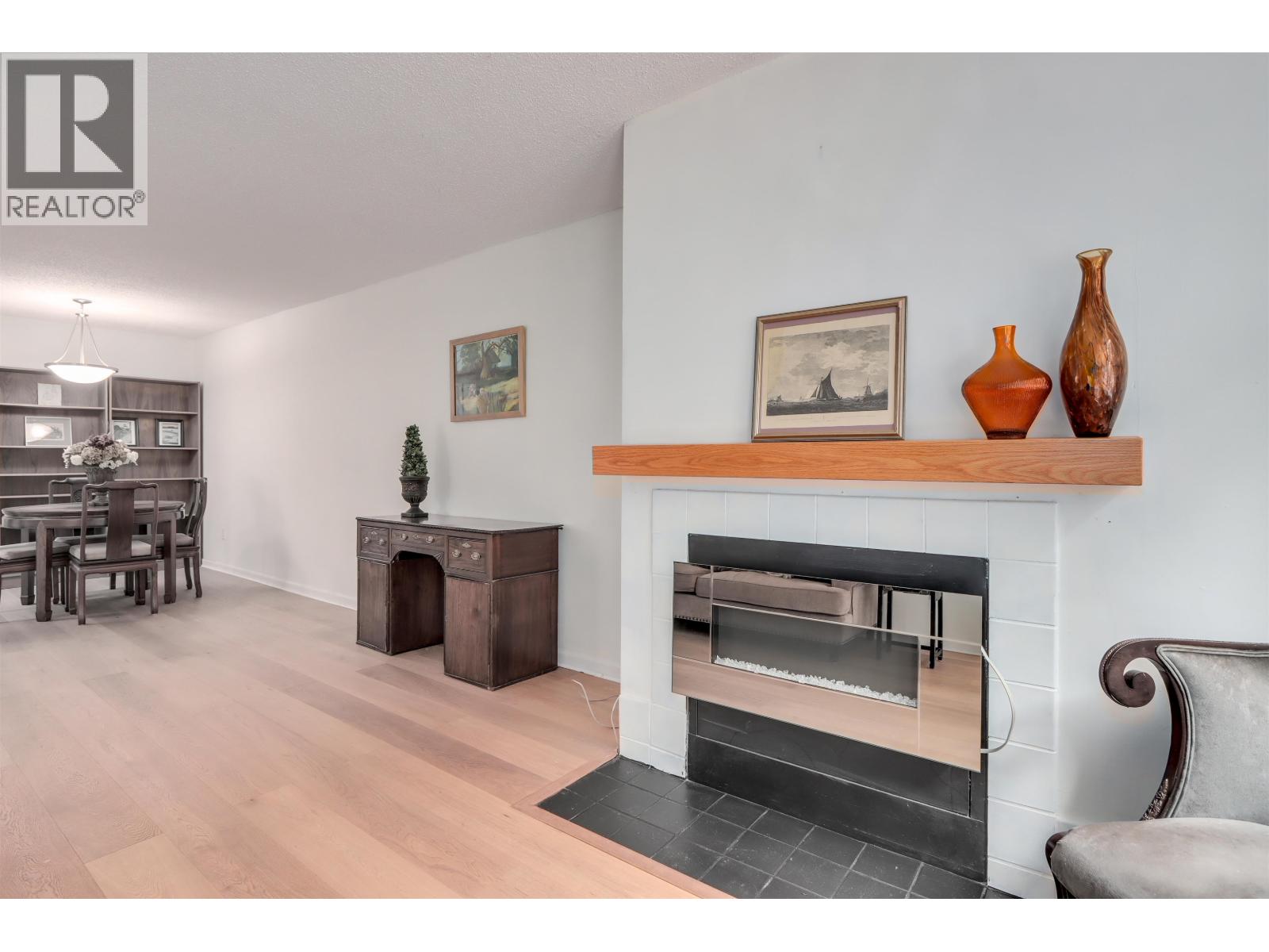 G04 1690 Augusta Avenue, Burnaby, British Columbia  V5A 2V6 - Photo 4 - R3042244