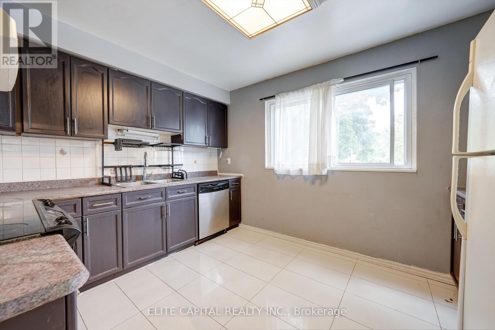 62 Courville Coach Way, Toronto, Ontario  M2J 3V5 - Photo 13 - C12375279