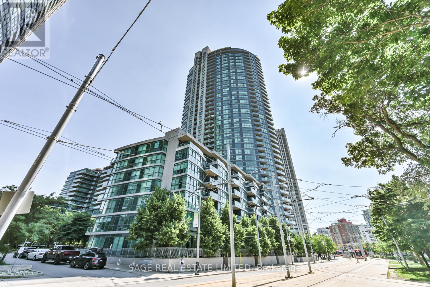 702 - 215 Fort York Boulevard, Toronto, Ontario  M5V 4A2 - Photo 2 - C12375320