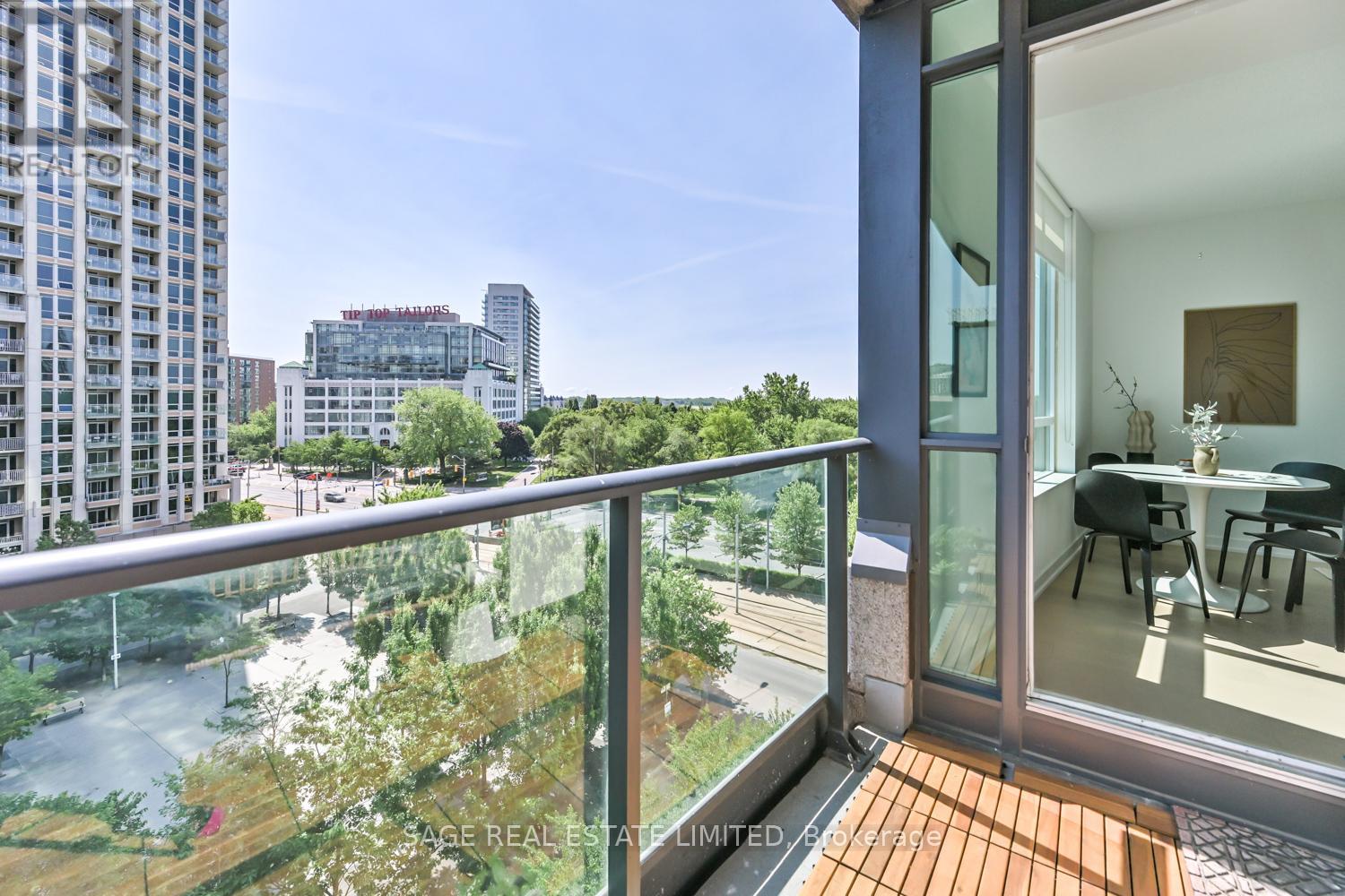 702 - 215 Fort York Boulevard, Toronto, Ontario  M5V 4A2 - Photo 24 - C12375320