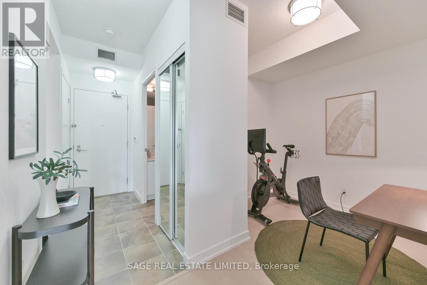 702 - 215 Fort York Boulevard, Toronto, Ontario  M5V 4A2 - Photo 5 - C12375320