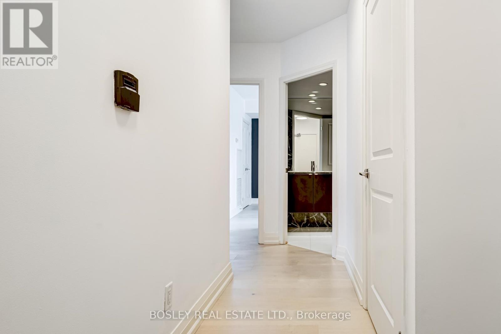205 - 1430 Yonge Street, Toronto, Ontario  M4T 1Y6 - Photo 5 - C12375326