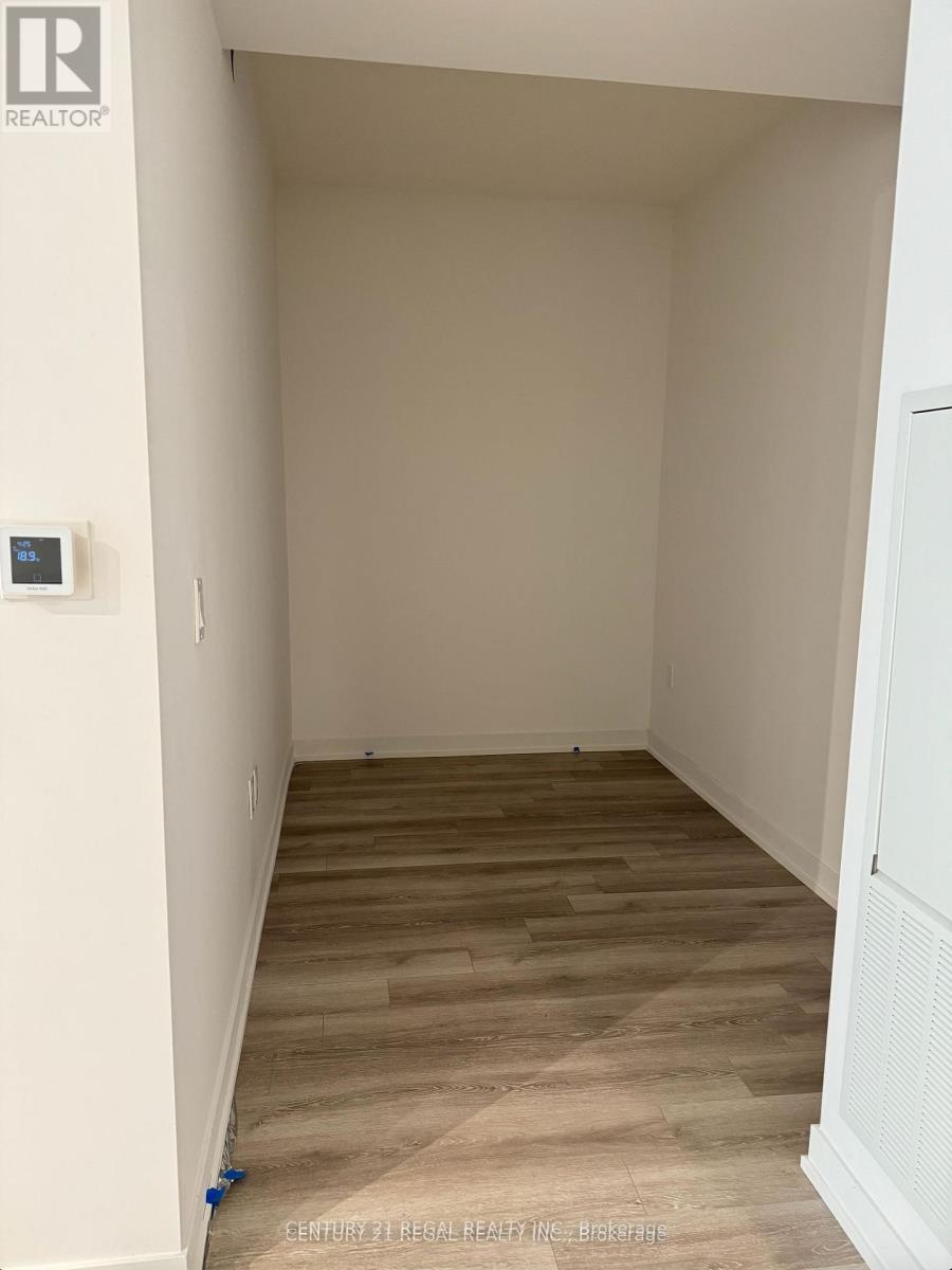 402 - 238 Simcoe Street, Toronto, Ontario  M5T 0E2 - Photo 10 - C12375329