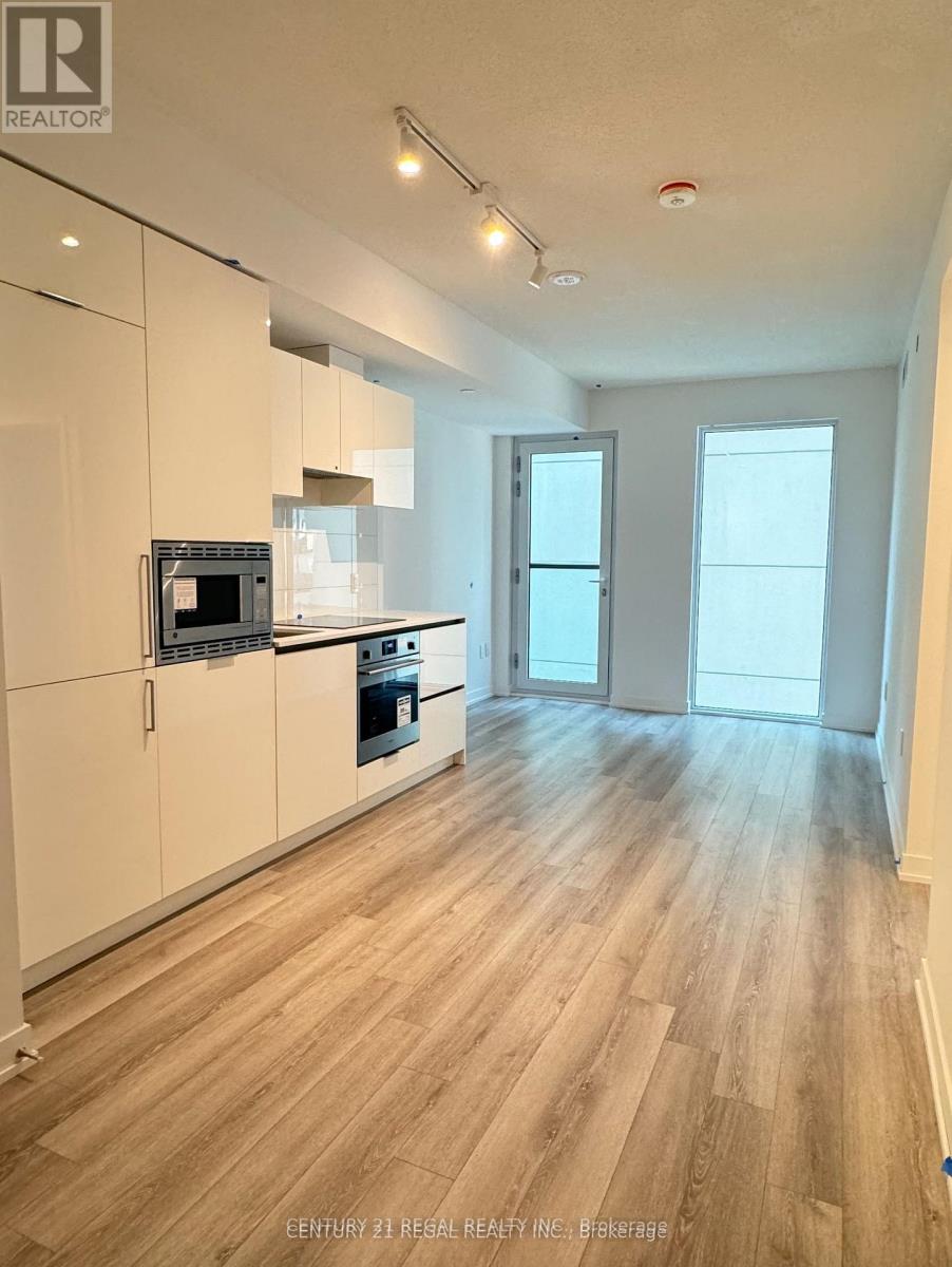 402 - 238 Simcoe Street, Toronto, Ontario  M5T 0E2 - Photo 3 - C12375329