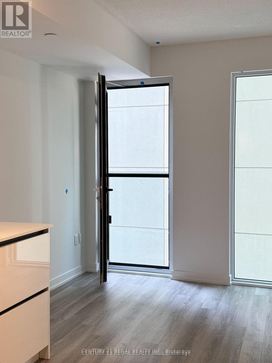 402 - 238 Simcoe Street, Toronto, Ontario  M5T 0E2 - Photo 7 - C12375329