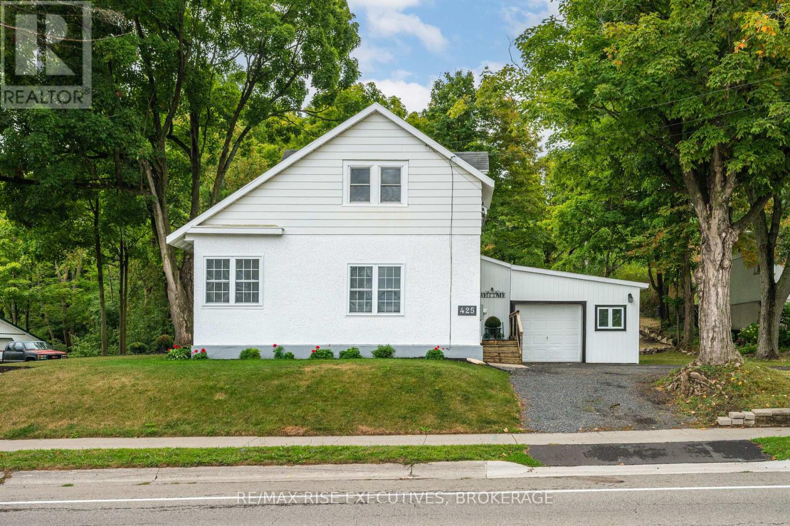 425 King Street W, Gananoque, Ontario  K7G 2G8 - Photo 2 - X12356607