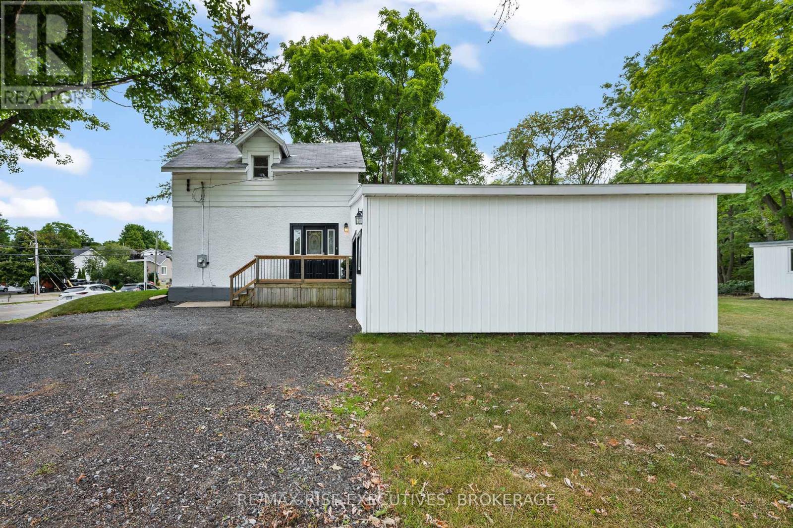 425 King Street W, Gananoque, Ontario  K7G 2G8 - Photo 5 - X12356607