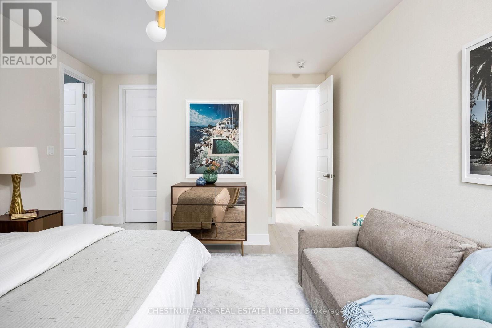 3718 Mangusta Court, Innisfil, Ontario  L9S 0L5 - Photo 23 - N12375355