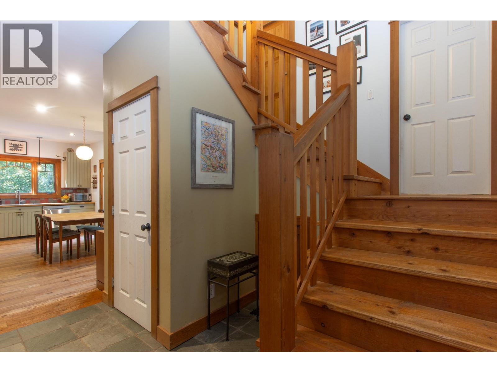 41645 Government Road, Squamish, British Columbia  V0N 1H0 - Photo 12 - R3033074