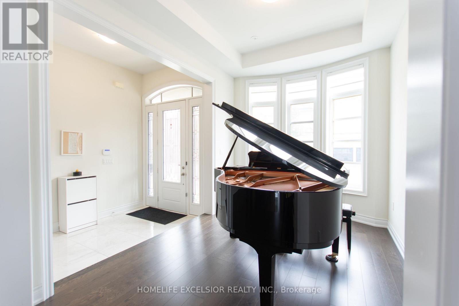 3128 Parsonage Crescent, Oakville, Ontario  L6H 0T9 - Photo 8 - W12375314