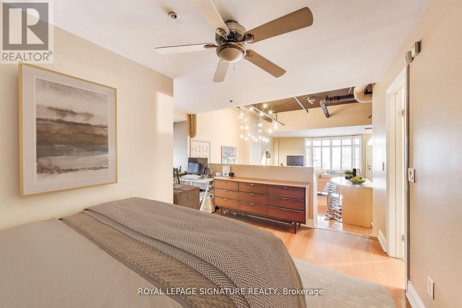 72 St. Patrick Street, Toronto, Ontario  M5T 1V1 - Photo 3 - C12375401