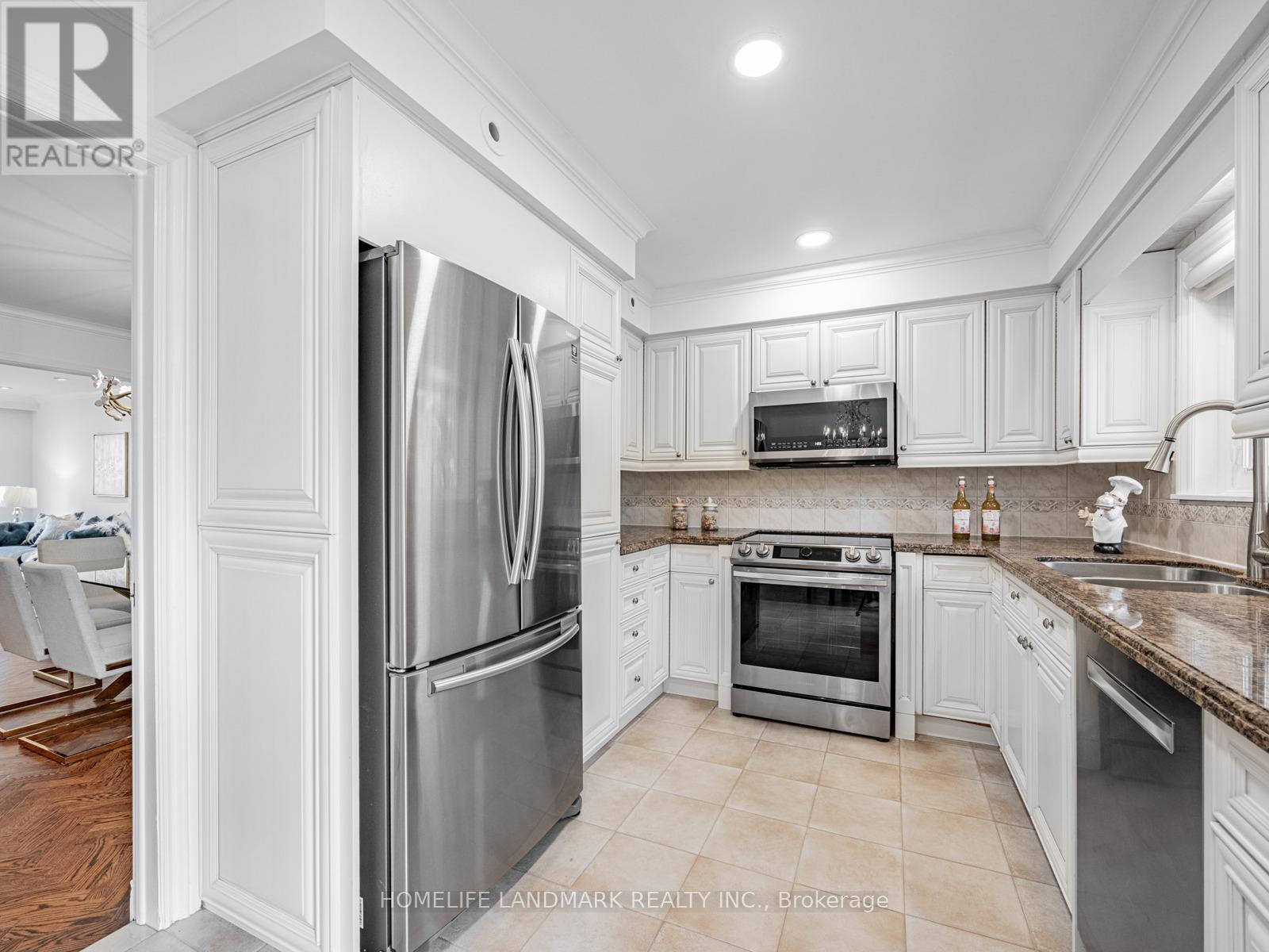 58 Ames Circle, Toronto, Ontario  M3B 3C1 - Photo 7 - C12375441
