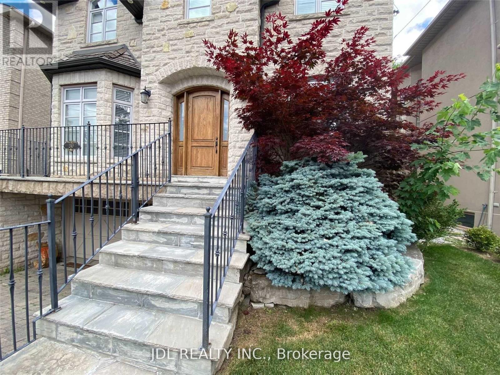 240 Mckee Avenue, Toronto, Ontario  M2N 4E1 - Photo 2 - C12375446