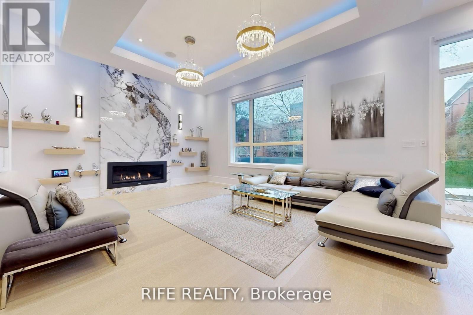 615 Briar Hill Avenue, Toronto, Ontario  M5N 1N4 - Photo 11 - C12375448