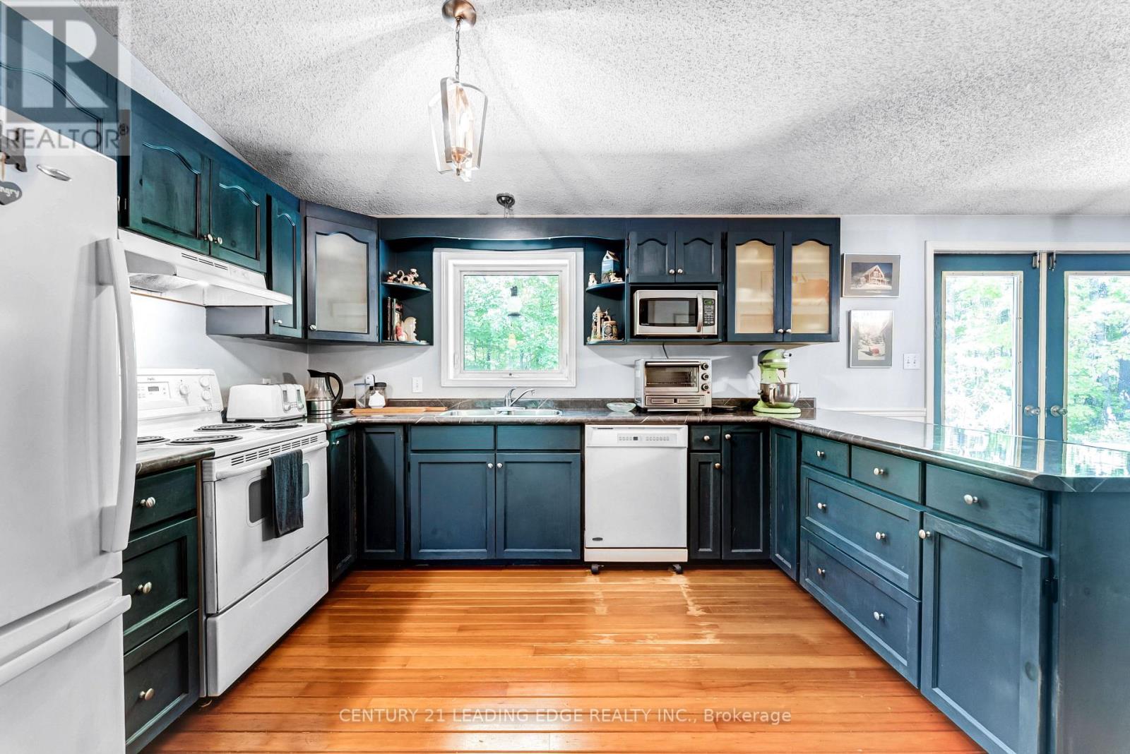 47 Reynolds Road, Madoc, Ontario  K0K 2K0 - Photo 13 - X12375235