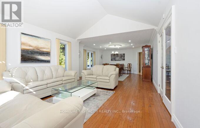126 Montmorency Drive, Hamilton (Red Hill), Ontario  L8K 6R1 - Photo 10 - X12375368