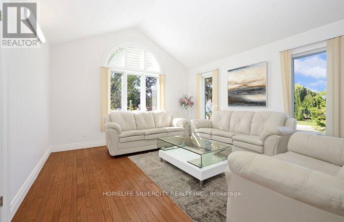 126 Montmorency Drive, Hamilton (Red Hill), Ontario  L8K 6R1 - Photo 11 - X12375368