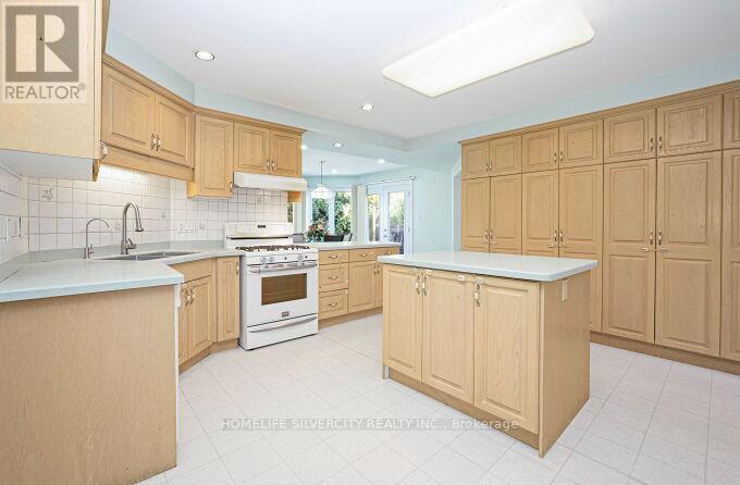 126 Montmorency Drive, Hamilton (Red Hill), Ontario  L8K 6R1 - Photo 16 - X12375368