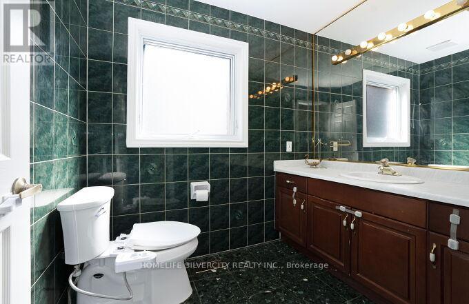 126 Montmorency Drive, Hamilton (Red Hill), Ontario  L8K 6R1 - Photo 7 - X12375368