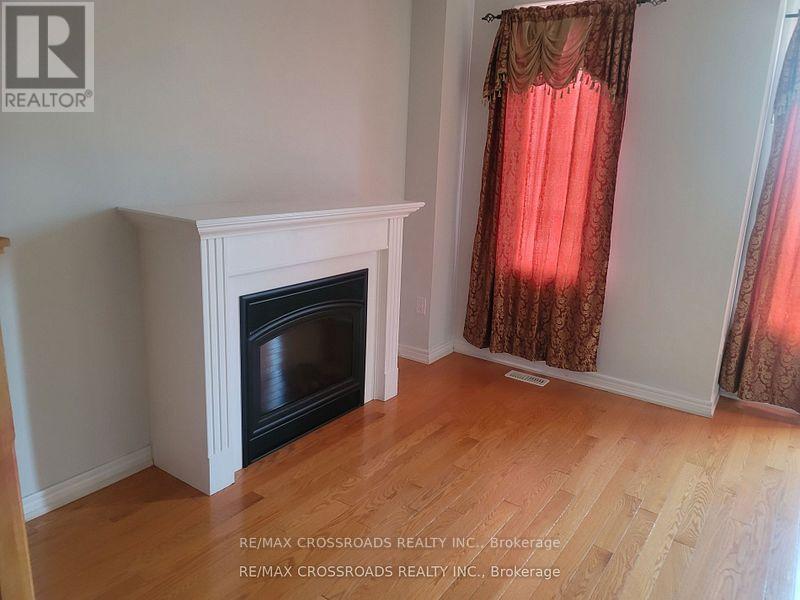 18 Belanger Crescent, Toronto, Ontario  M4W 1S9 - Photo 6 - E12375386