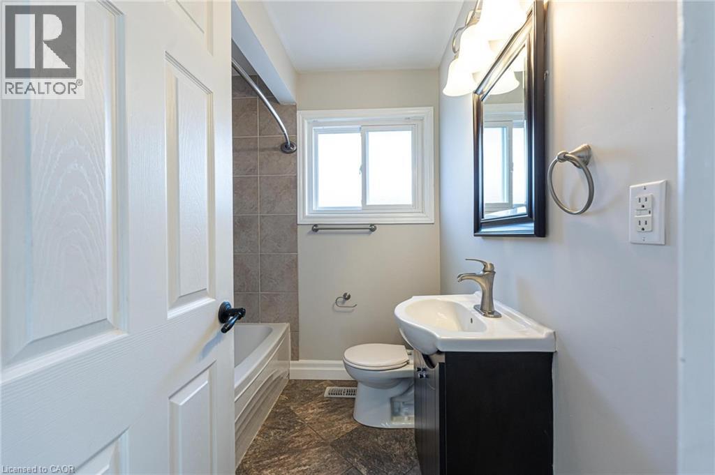 60 Burfield Avenue Unit# 1, Hamilton, Ontario  L8T 2J9 - Photo 15 - 40765243