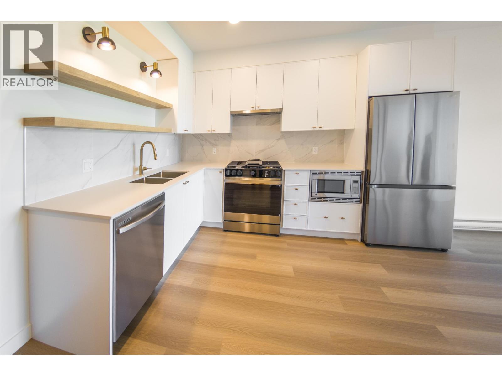701 215 Mcbay Lane, Coquitlam, British Columbia  V3K 0H7 - Photo 2 - R3041924