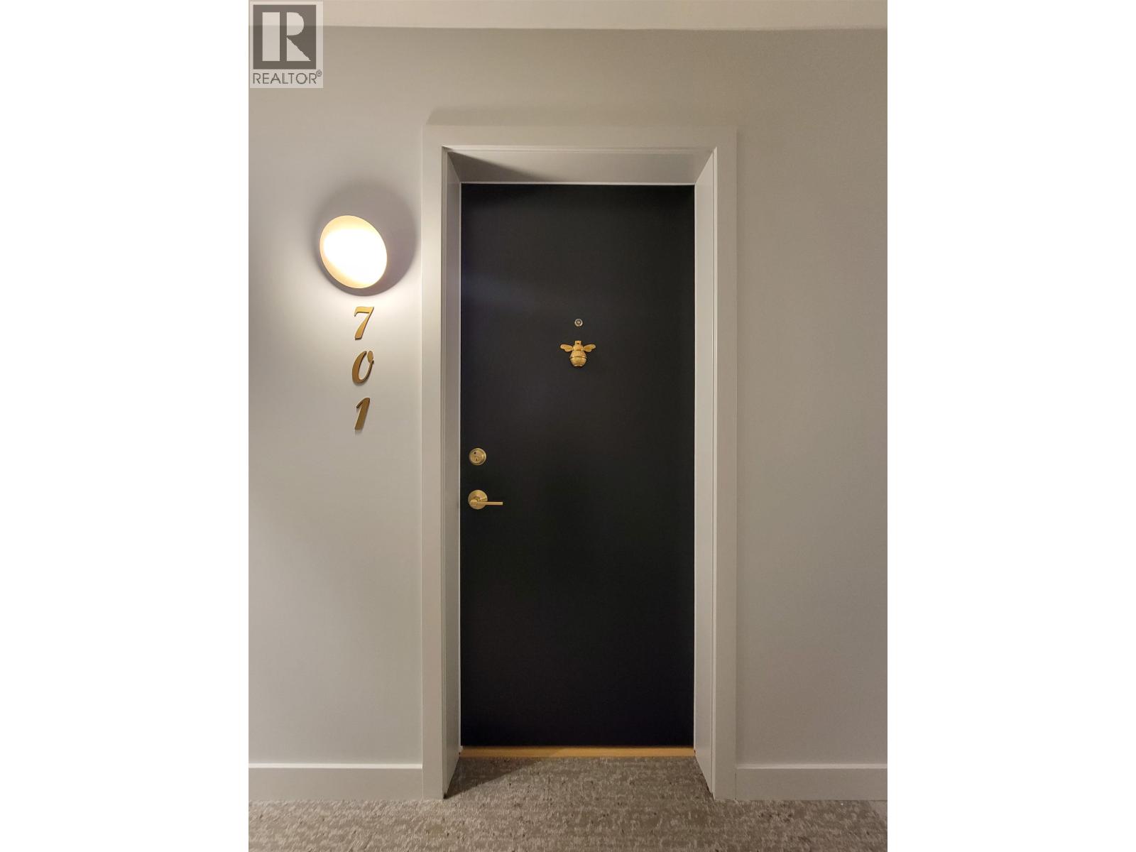 701 215 Mcbay Lane, Coquitlam, British Columbia  V3K 0H7 - Photo 1 - R3041924