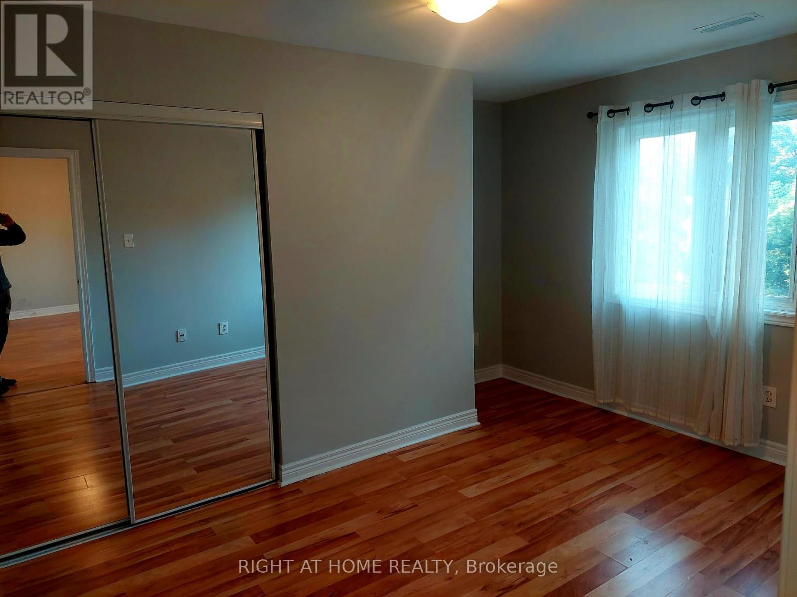 110 Weldrick Road W, Richmond Hill, Ontario  L4C 3T8 - Photo 11 - N12375412