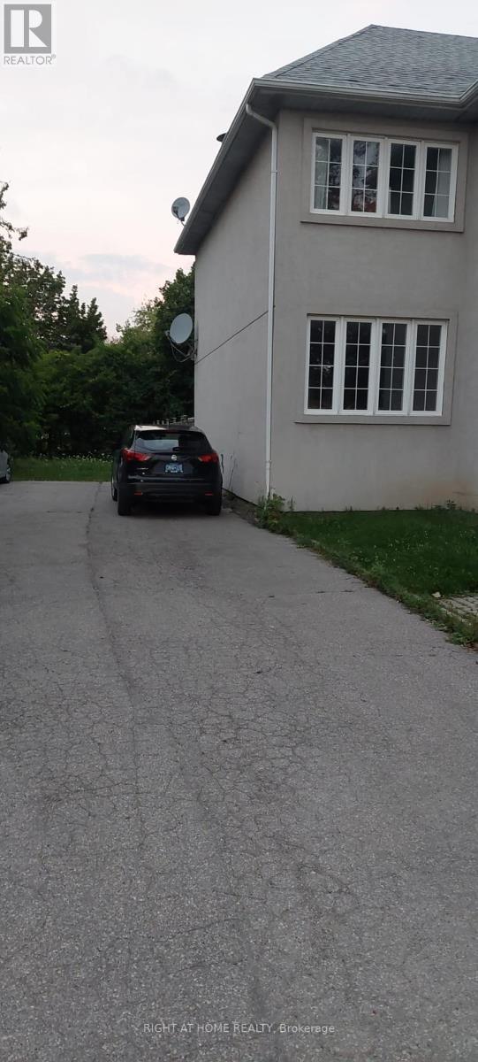 110 Weldrick Road W, Richmond Hill, Ontario  L4C 3T8 - Photo 2 - N12375412