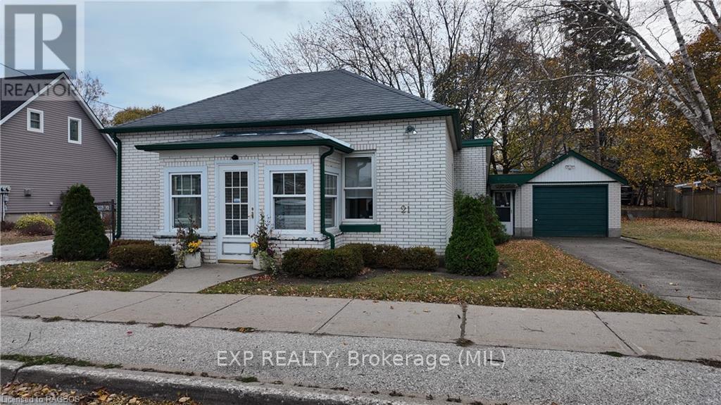21 GROSVENOR ST N, Saugeen Shores, Ontario